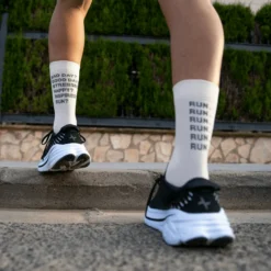 Calcetines Sporcks Just Run Crema Gris -Ciclismo Tienda calcetines sporcks just run crema gris 3