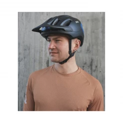 Casco POC Axion Negro Azul Eléctrico Metalizado Mate 15 Casco POC Axion Negro Azul Eléctrico Metalizado Mate -Ciclismo Tienda casco poc axion negro azul electrico metalizado mate 5